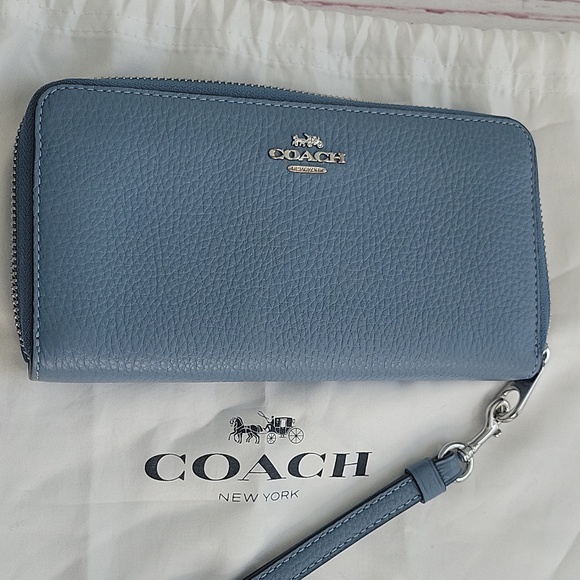 Coach Blue Pebbled Leather Zip Wallet Wristlet - Picture 2 of 10